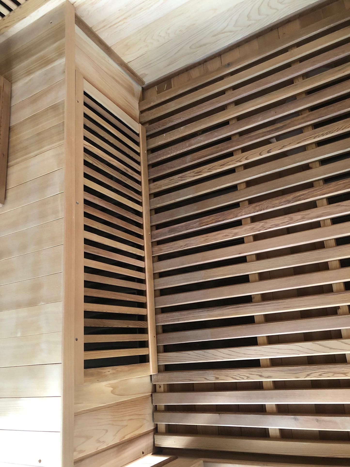 Infrared 4 Person Indoor Sauna with Canadian Red Cedar Wood, 10 Carbon Heaters | SunRay Roslyn