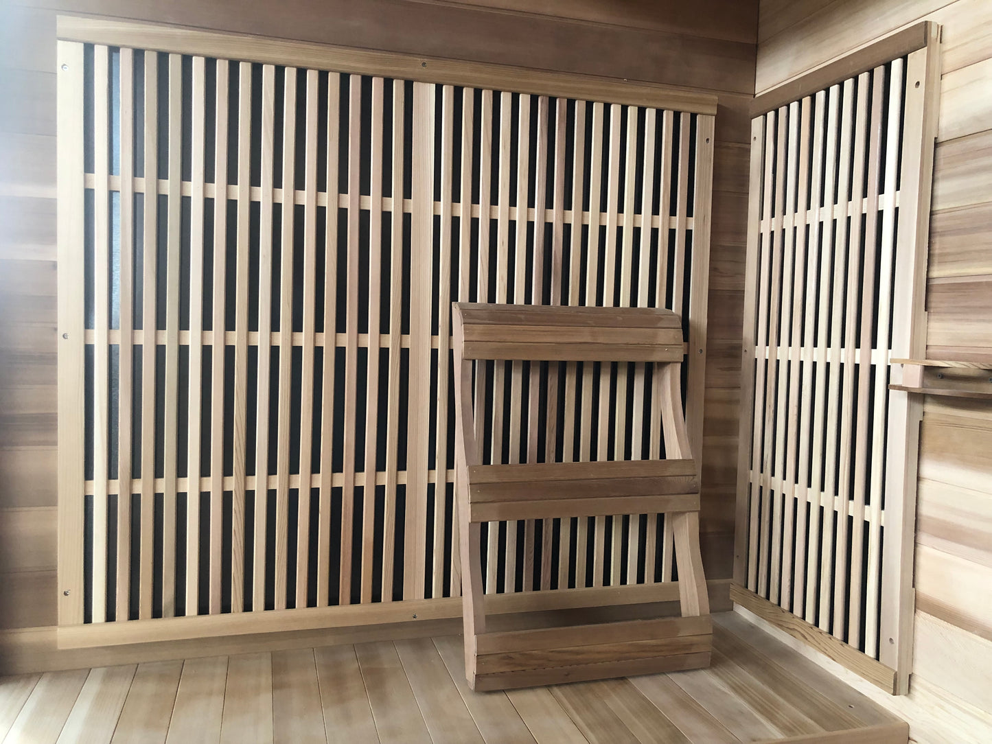 Infrared 4 Person Indoor Sauna with Canadian Red Cedar Wood, 10 Carbon Heaters | SunRay Roslyn